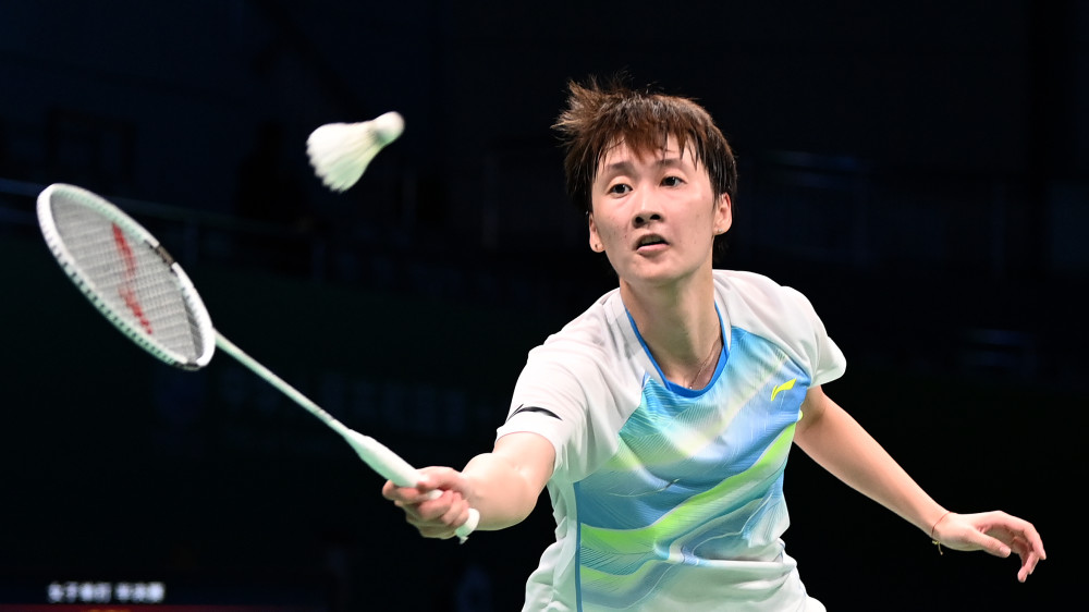 现出沉着的 现出沉着的