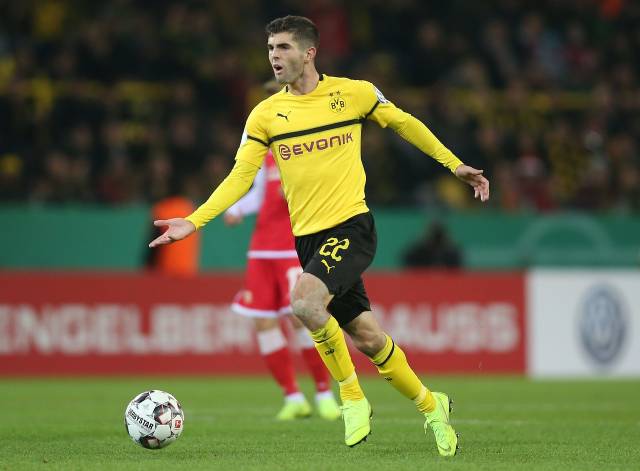 他会在场上 他会在场上